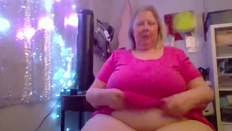 Snapshot of ivyjane3522 chatting on June 2026 01:16:02 AM ivyjane3522 online show from June 2026 01:16:02 AM