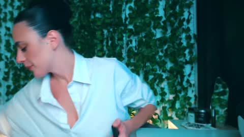 Snapshot of ivyjonson chatting on December 2024 01:36:02 PM Miss Ivy online show from December 2024 01:36:02 PM