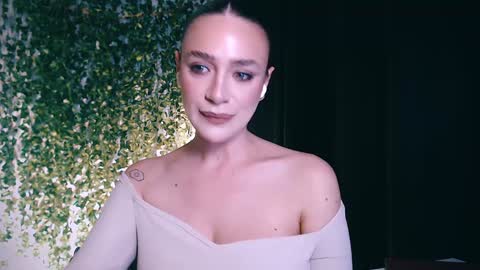 Snapshot of ivyjonson chatting on February 2025 04:33:01 PM Miss Ivy online show from February 2025 04:33:01 PM