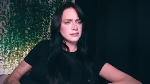 Snapshot of ivyjonson chatting on February 2025 07:19:02 PM Miss Ivy online show from February 2025 07:19:02 PM