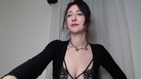 Ivy Rosie online show from February 2026 03:32:01 AM