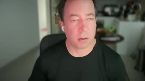 chat with me to find out online show from December 2024 03:44:02 AM