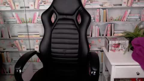 Maxim online show from February 2025 11:48:02 PM