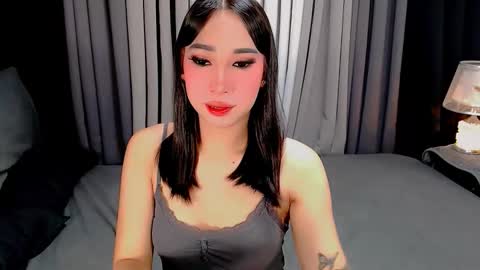 UR LOVELY IYANNA online show from November 2025 07:02:01 PM