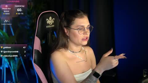 Lina online show from May 2026 02:44:02 PM
