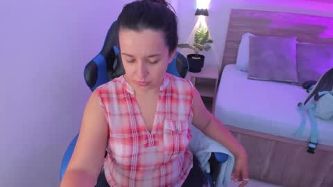 Iza online show from September 2025 01:12:01 PM