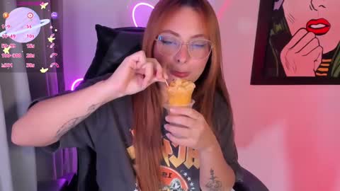 hot izys online show from February 2025 09:16:02 PM