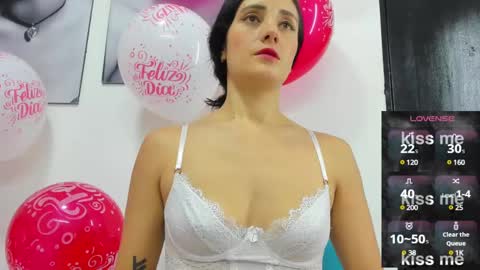 Izzy online show from February 2025 01:05:02 PM