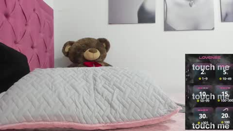 Izzy online show from March 2025 04:11:01 PM