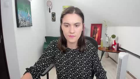 Izzy online show from September 2025 01:24:02 PM