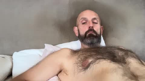 izzysboytoy1 online show from February 2026 11:11:01 AM