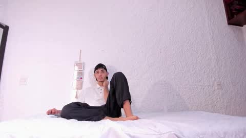 j_martony online show from November 2025 12:13:01 PM