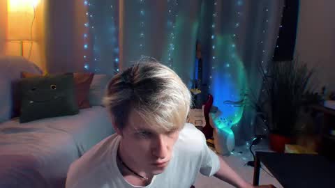 brestonsweet online show from April 2026 07:29:01 PM