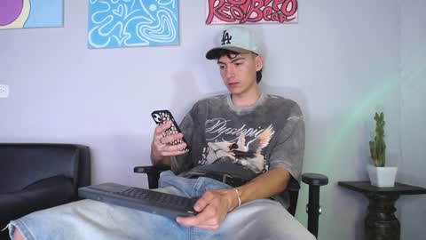 INDEPENDENT MODEL online show from December 2024 02:16:02 PM