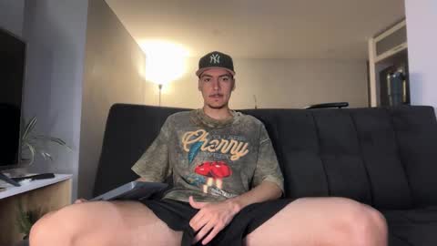 INDEPENDENT MODEL online show from December 2025 10:24:01 AM