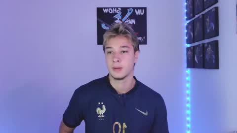 J online show from October 2025 07:01:02 PM