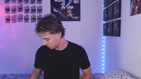 J online show from November 2025 04:23:02 AM