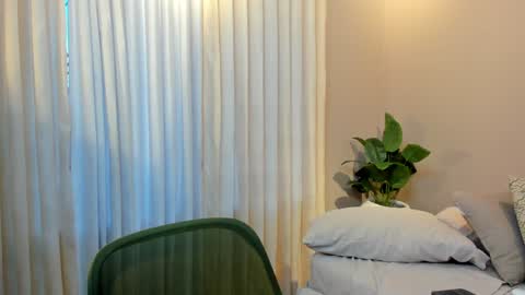 Snapshot of jacksonbell9 chatting on December 2024 04:06:01 PM Jackson Bell online show from December 2024 04:06:01 PM