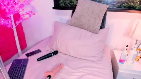 Jacky hoott online show from January 2025 01:32:01 PM