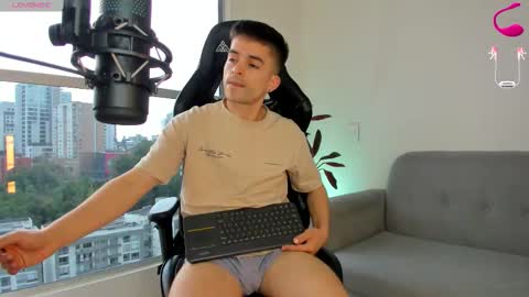 JACOB FERRER online show from February 2026 06:18:01 PM