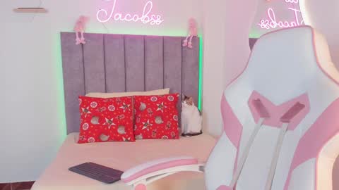 Snapshot of jacobss_gh chatting on December 2024 10:37:01 PM JACOBSS online show from December 2024 10:37:01 PM