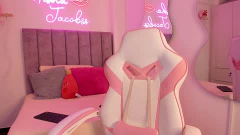 Snapshot of jacobss_gh chatting on October 2025 07:58:02 PM JACOBSS online show from October 2025 07:58:02 PM