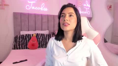 Snapshot of jacobss_gh chatting on November 2025 10:19:01 PM JACOBSS online show from November 2025 10:19:01 PM