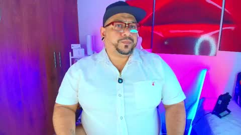 daddy sir master bear online show from September 2025 03:47:02 PM