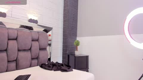  JADE  online show from March 2025 10:31:02 PM