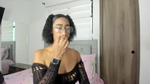 Jade smile online show from May 2026 03:32:01 PM