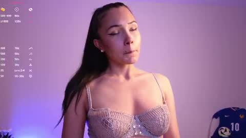 Snapshot of jade_paris chatting on June 2026 05:15:02 PM Jade Paris online show from June 2026 05:15:02 PM
