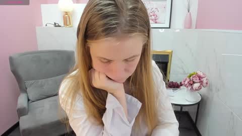 Snapshot of jade_soft chatting on December 2024 09:02:01 PM Jade online show from December 2024 09:02:01 PM