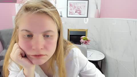 Snapshot of jade_soft chatting on December 2024 11:35:02 PM Jade online show from December 2024 11:35:02 PM