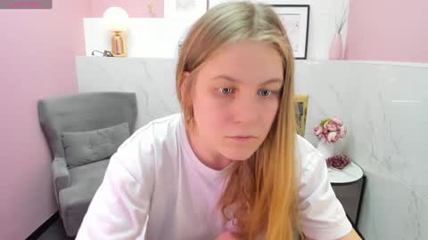 Snapshot of jade_soft chatting on January 2025 11:52:02 PM Jade online show from January 2025 11:52:02 PM