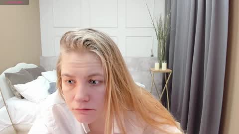 Snapshot of jade_soft chatting on January 2025 09:10:01 PM Jade online show from January 2025 09:10:01 PM