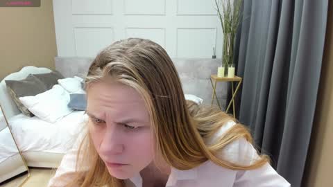 Snapshot of jade_soft chatting on January 2025 12:14:02 AM Jade online show from January 2025 12:14:02 AM