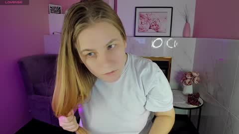 Snapshot of jade_soft chatting on February 2025 07:35:02 PM Jade online show from February 2025 07:35:02 PM