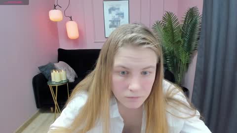 Snapshot of jade_soft chatting on February 2025 10:01:01 PM Jade online show from February 2025 10:01:01 PM