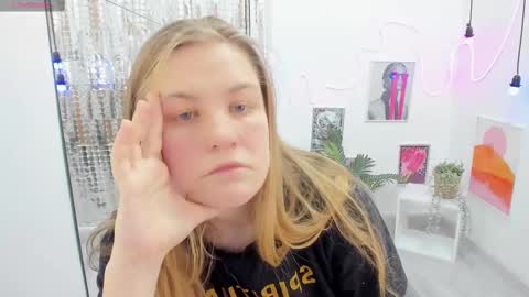 Snapshot of jade_soft chatting on February 2025 08:49:02 PM Jade online show from February 2025 08:49:02 PM