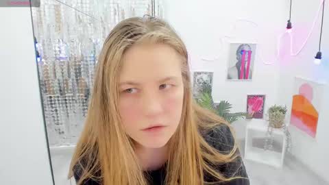 Snapshot of jade_soft chatting on February 2025 03:01:02 AM Jade online show from February 2025 03:01:02 AM