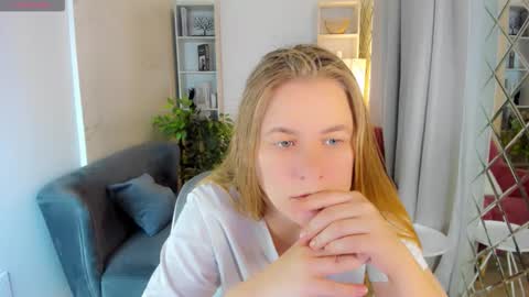 Snapshot of jade_soft chatting on September 2025 09:36:01 PM Jade online show from September 2025 09:36:01 PM