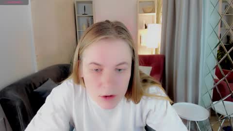 Snapshot of jade_soft chatting on October 2025 09:04:01 PM Jade online show from October 2025 09:04:01 PM