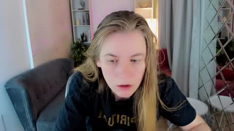 Snapshot of jade_soft chatting on October 2025 02:12:01 PM Jade online show from October 2025 02:12:01 PM