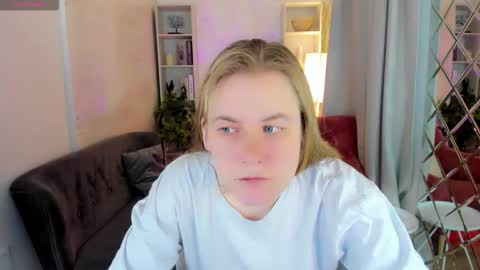 Snapshot of jade_soft chatting on November 2025 09:03:02 PM Jade online show from November 2025 09:03:02 PM