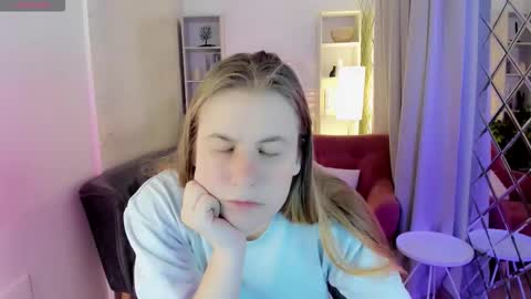 Snapshot of jade_soft chatting on November 2025 08:20:01 PM Jade online show from November 2025 08:20:01 PM