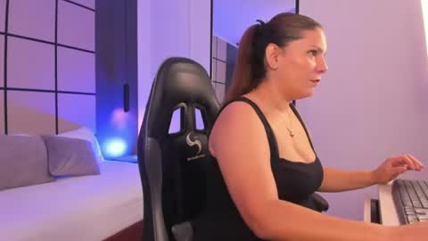Snapshot of jade_swann chatting on July 2026 01:47:02 PM J A D E online show from July 2026 01:47:02 PM