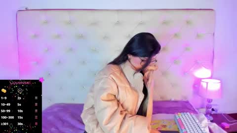 jade white  online show from December 2024 12:06:01 PM