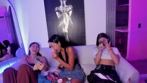 Jade online show from September 2025 11:30:02 PM