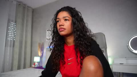 Snapshot of jadeciara chatting on November 2025 09:20:01 AM Jade online show from November 2025 09:20:01 AM