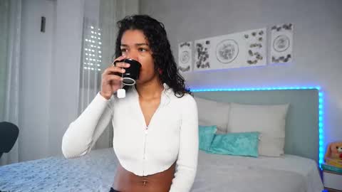 Snapshot of jadeciara chatting on November 2025 09:20:01 AM Jade online show from November 2025 09:20:01 AM